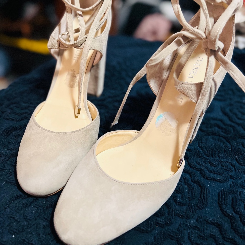 Ivanka Trump Women Kellsee Round Toe Pumps